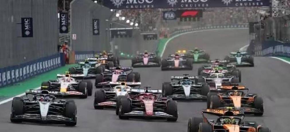 红牛车队绝杀索伯车队，诺里斯带队取胜