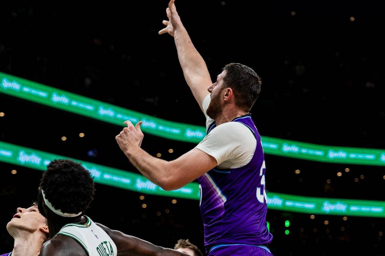 国王翻盘爵士，塔图姆点燃赛场